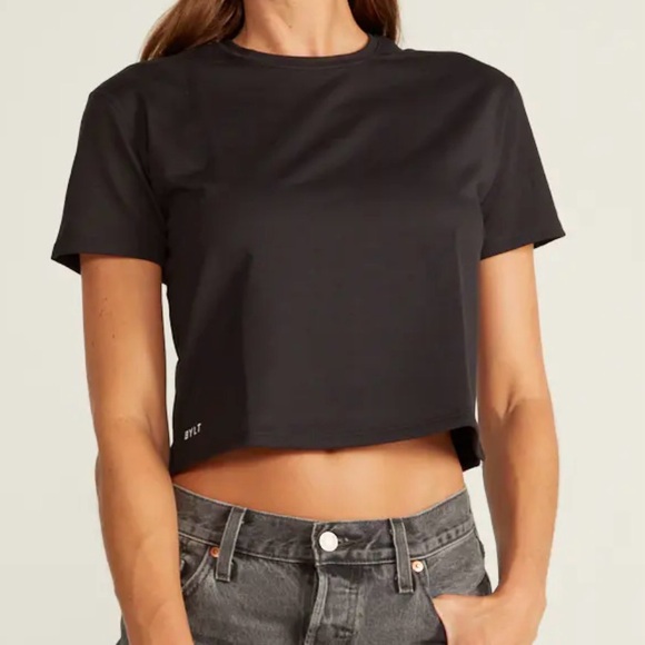 BYLT Essential Cropped Crew Green Tee size medium - Picture 2 of 7